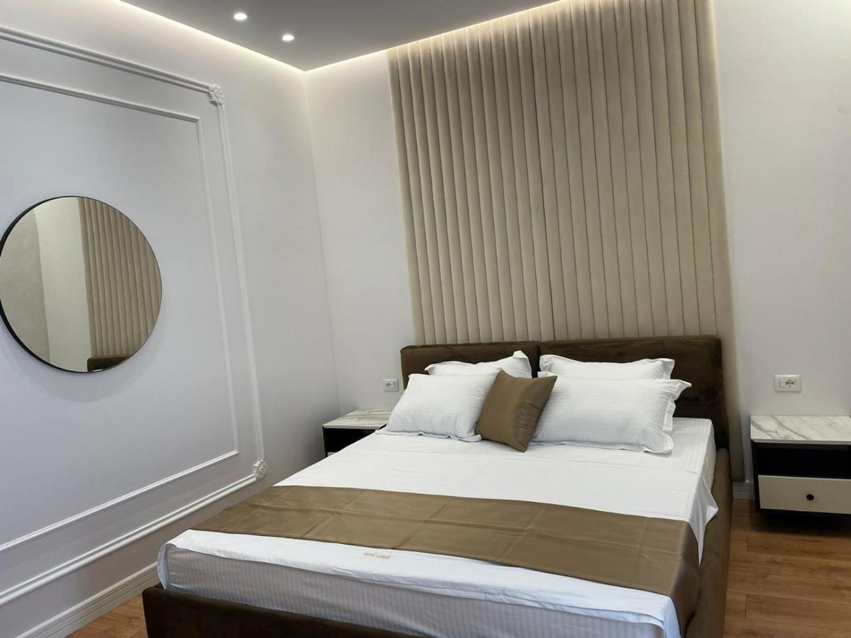 Hotel Ujvara Belsh Esterno foto