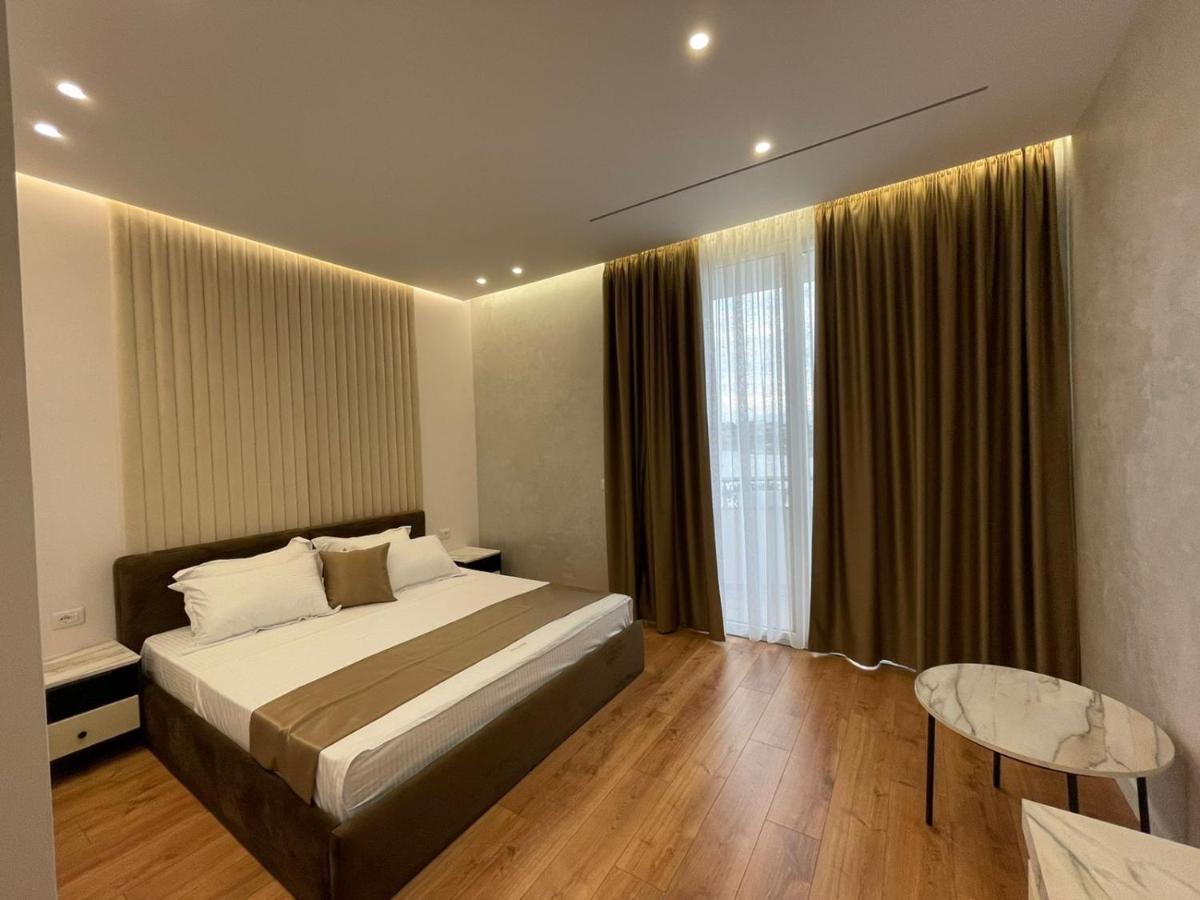 Hotel Ujvara Belsh Esterno foto