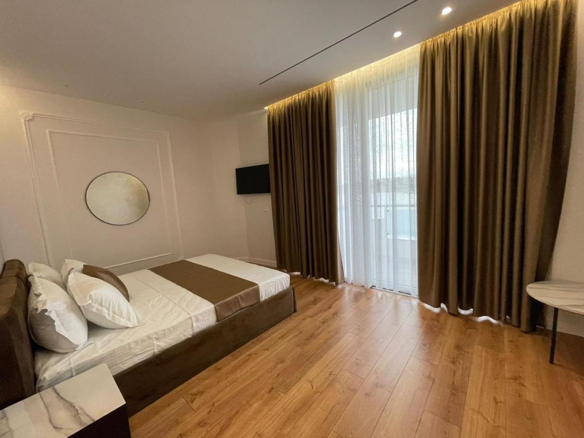 Hotel Ujvara Belsh Esterno foto