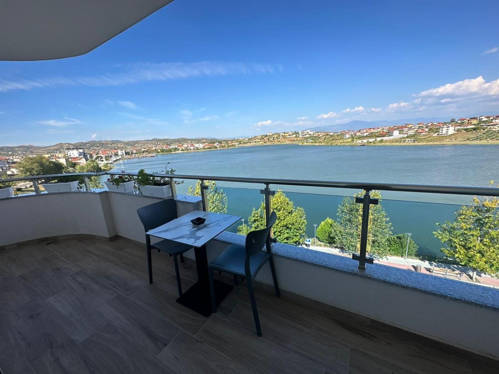 Hotel Ujvara Belsh Esterno foto