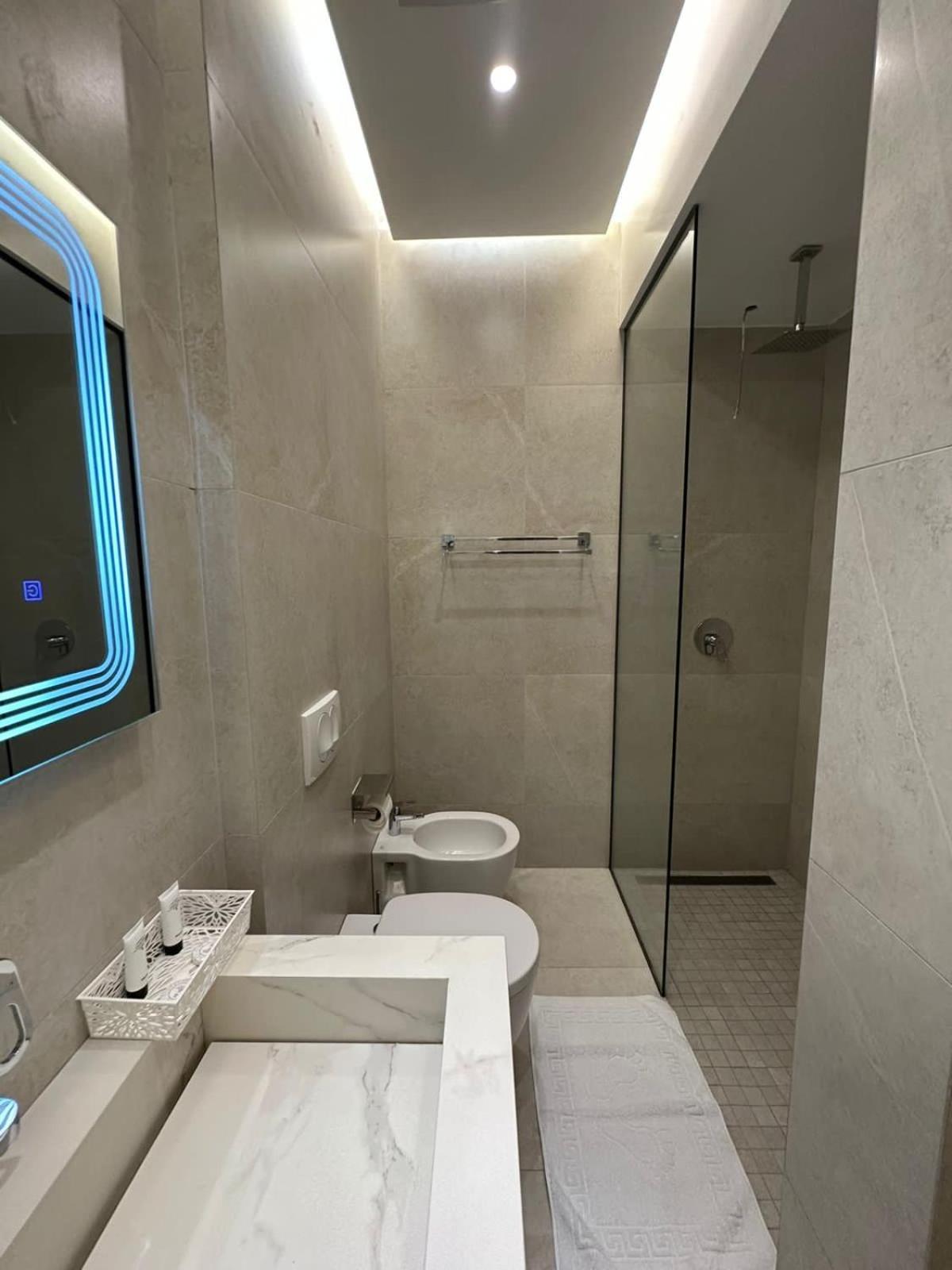 Hotel Ujvara Belsh Esterno foto
