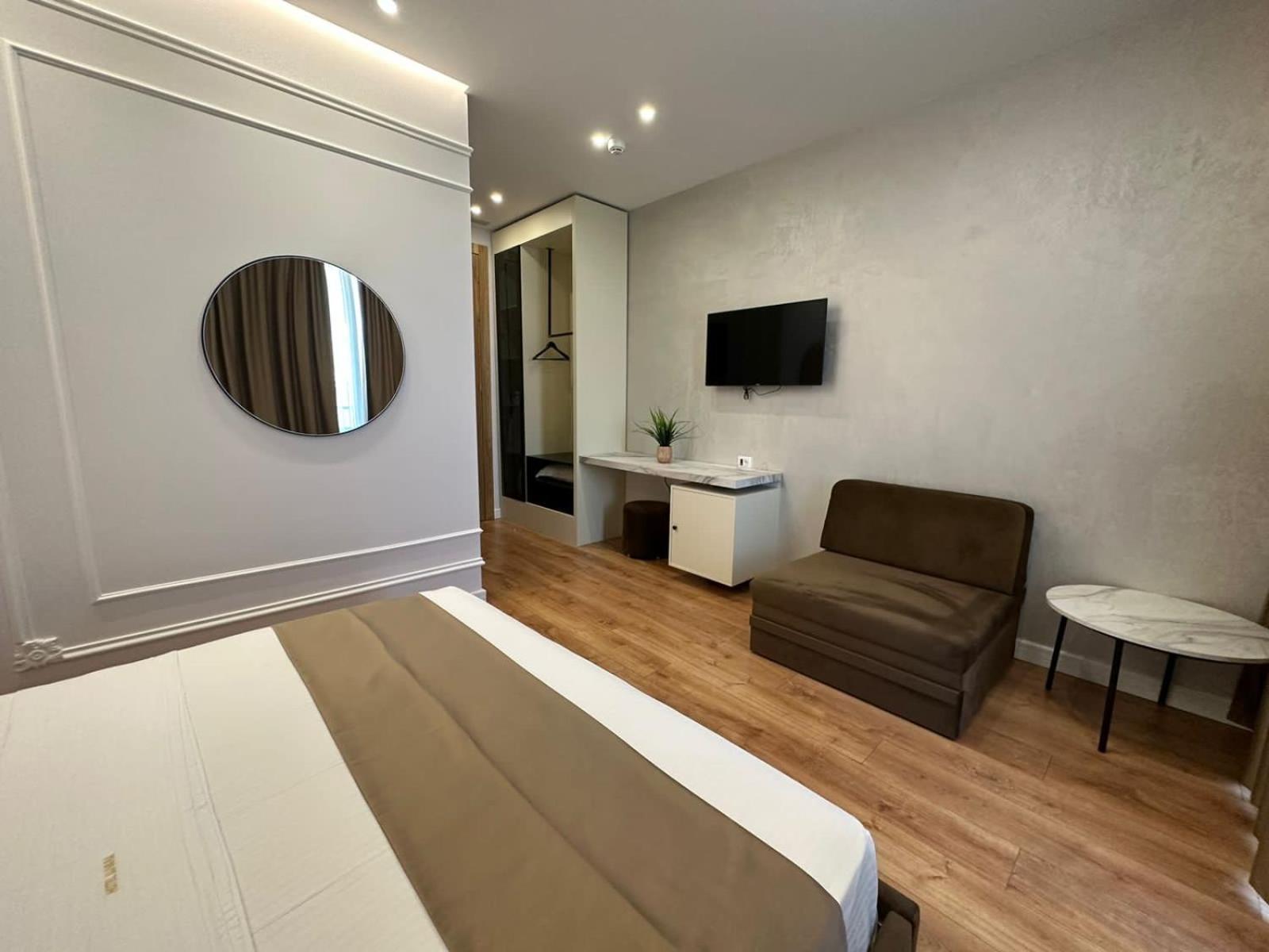 Hotel Ujvara Belsh Esterno foto