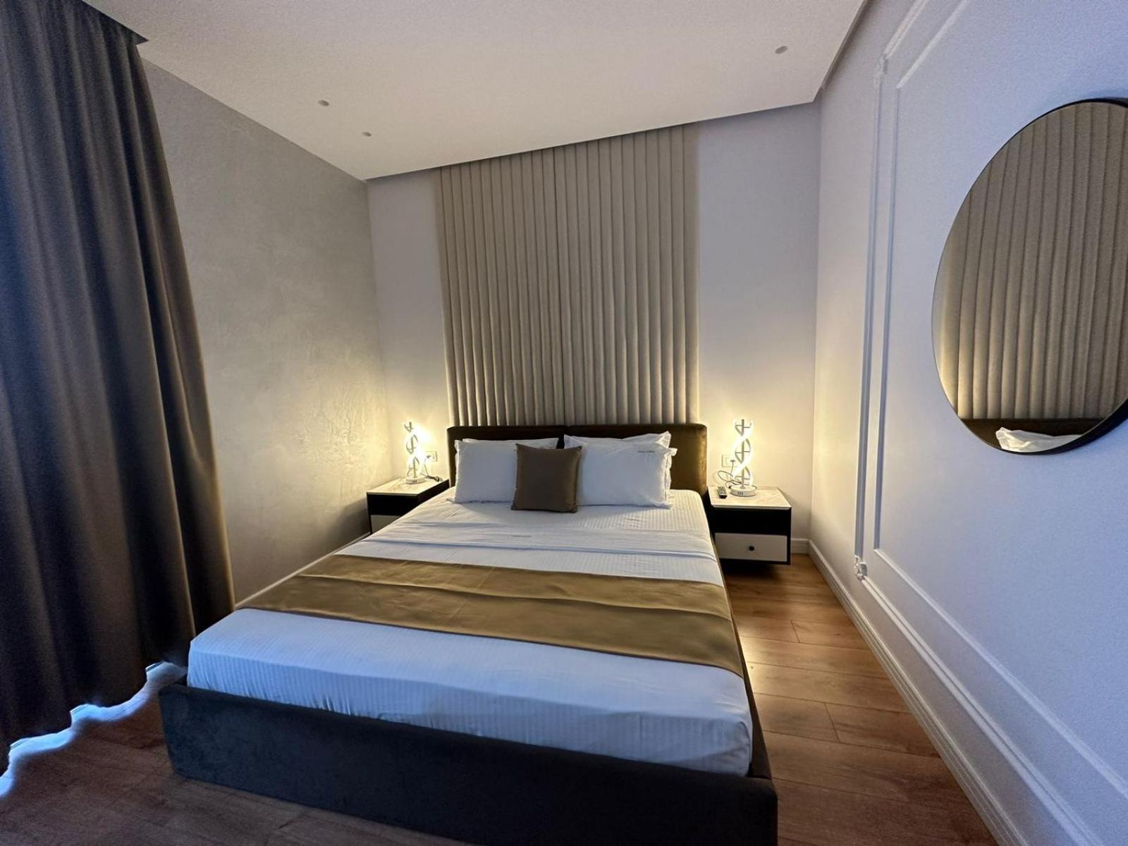 Hotel Ujvara Belsh Esterno foto